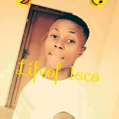 Am friendly to all, 
Lover of football 
Nd bass guitar 🎸 is my hubby,
Likes playing it