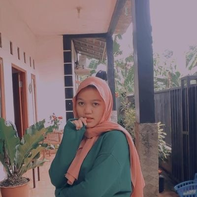 larasayuuuuu21's profile picture. ava ku ga sinis kan ya?