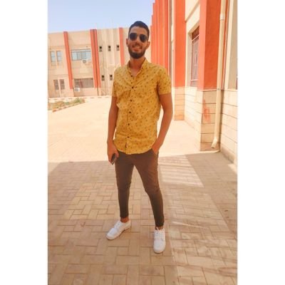 HassanY97308883's profile picture. واحده واحده على الهادى علشان احناا الفراوله ي زبادى ⚡🍓🍓