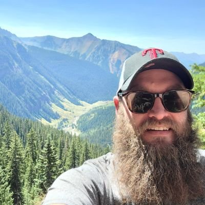 Good music, good books, baseball & anything outdoors--seriously, point me to the mountains. Oh, & food...I got to eat, right? Follow on Instagram at hpjcjss 🌊