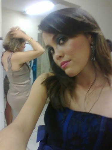 Natallya Jullyany-Garota complicada e perfeitinha!!!!XD--Música minha paixão-Deus meu refúgio/Fortaleza/Luz que auxilia meu caminhar
[...]***