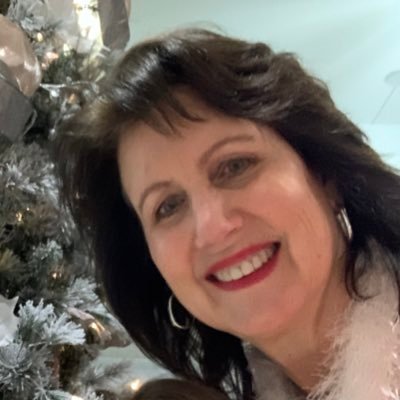 deborah_kimm's profile picture. 🖼 Art Collector 🎨Gallery Owner🤪Optimist       🇺🇸Political Activist .....👸🏻Wife~Mom~Grandma 👭🏻Friend of Becky........”Wag more. Bark Less”🐶