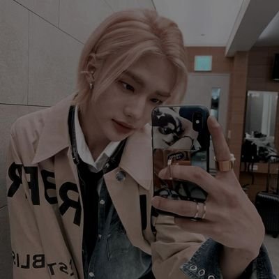 UNREAL. Hwang HyunJin, SKZ • Being handsome since 2000 •