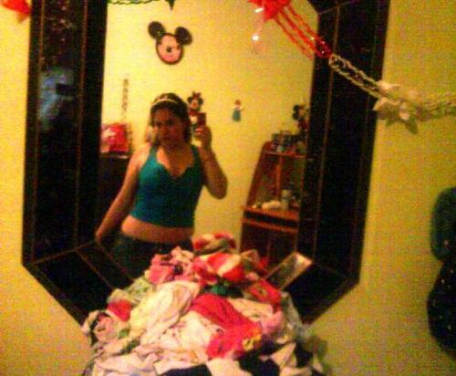 Soy una chica que busca recorrer el mundo y cautivar al mar, creo en mi pais como todos los mexicanos deberiamos