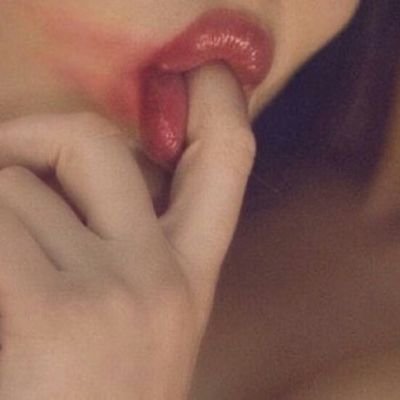 مبسمك شبيه الوردمن واجبي اسقيه
حلولما يكون الشخص صريح معك بكل شيء حتى لو كان الكلام اللي بيقوله يجرحك.يكفي أنه استبعد فكرة الكذب عشان ميخسرك