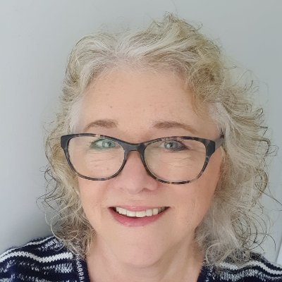 CakeCoachOnline's profile picture. I help Home Bakers & Cake Decorators turn their skills & passion into a cake business to be proud of.  Grab our FREE Cake Pricing Guide https://t.co/ntYo56Bhq6