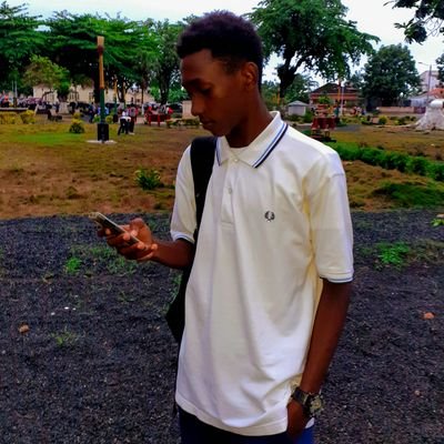 LMazeratii's profile picture. 🙏🙏best things , best dreams 
on my head😈