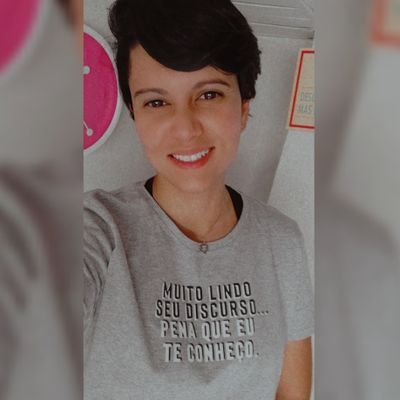 Segue lá @prixipersonal na rede vizinha..

Mãe das gêmeas (FIV) , Personal Trainer, Atriz, Atleta♒