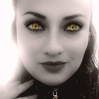 VictoriaTM_'s profile picture. #NadieMenos Dolor, impotencia, indignación corre por mis venas, como mujer, como hermana, como hija, como amiga...