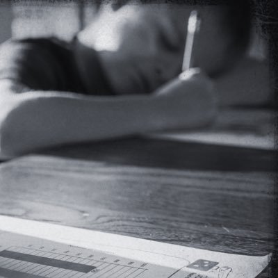 Våra barn med npf klarar sig inte i dagens skola. Kommunerna tar inte sitt ansvar, och staten förhalar lösningar och ställer inga krav - en ändring måste till.