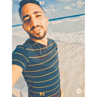 كل اه طلعهاا صحت بيت بنااسةة كل دمعه غرقت مطرح بأهلةة أدي صعب العمر سهلةة وادي حلم گإنةة م الاول سرااب ..🖤