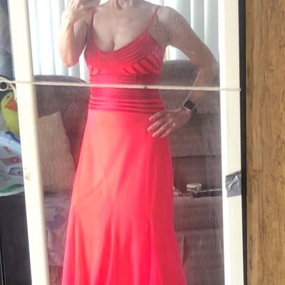 Azuree111's profile picture. retweets and “likes” do not = endorsement.