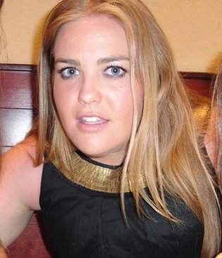 Conchitaruiz's profile picture. De Carmona, estudiante de veterinaria, aficionada a los toros y a la buena música,rociera por derecho.