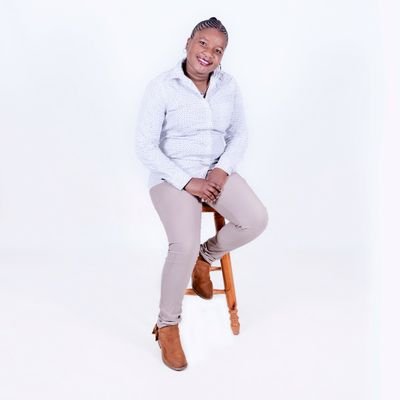 TafadzwaRester's profile picture. *hides*