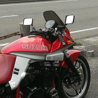 バイクＬＩＦＥ満喫! バイク5台バギー１台持ちの台家族！ ネコ😺４匹ハム🐭2
匹居候(；´Д｀) 無言フォローごめんなさい…