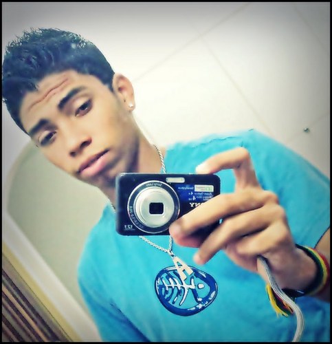 sou da familia stifleer,sou praieiro ,baladeiro  ,e me add no orkut http://t.co/pSaowO8uRX