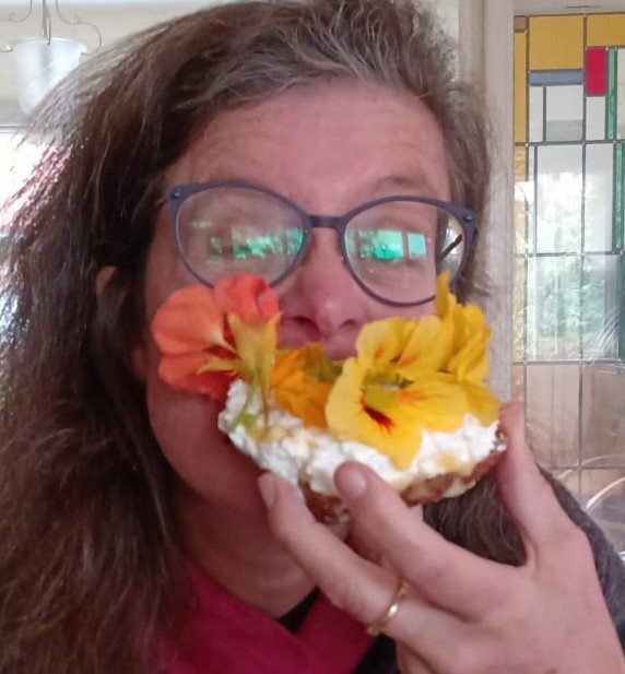 fietsenisleuk's profile picture. CyclesSmiles @mast.social Lach, denk, fiets, knuffel & bewonder. Klimaatindammer: 🍻should b the 1 CO2 source.