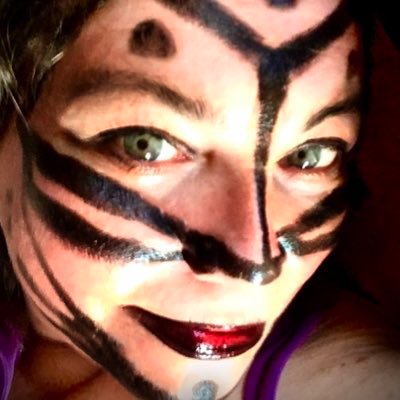 ekinkopkiman's profile picture. 💙Diyalektik Materyalizm  💙Bilimsel Sosyalizm  💙TİD/BSL Elleriyle Konuşur  💙Işıkla Yazar