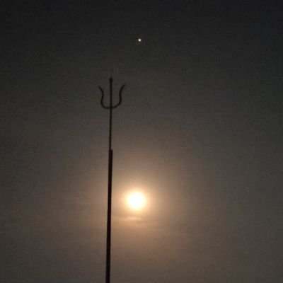 singh89ankit's profile picture. ~शरीरः ध्यानम, मनः सत्संगम~
नमः शिवाय 😌💓