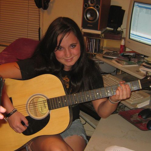 truegurlie13's profile picture. 