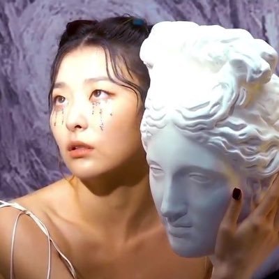 never_caer's profile picture. ......