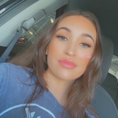 jadeevillanueva's profile picture. 