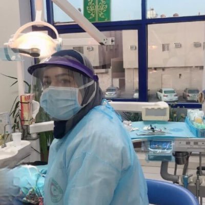 Syrian Dentist👩🏻⚕️💉 أخصائية في طب الأسنان وجراحتها -تركيبات -ابتسامة هوليود -تبييض SC👻+insta: drhudasultan