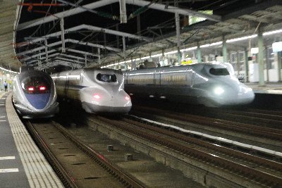 高速バス 鉄道 水泳が好きな男です よろしくお願いいたします。大阪生まれ 長野育ち 南信・中信のことなら だいたいわかります。 （フォロー主体自分からつぶやくときは 時々呟きます〕＜２０１８年３月シエンタＨＶ購入＞
目標：全国室内長水路＜50m室内温水プール＞調査
　　　高速バス専門　youtubeを立ち上げる
　　　