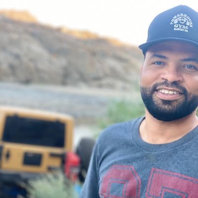 T9Thamer's profile picture. علمتني الحياة أن أجعل قلبي مدينة، بيوتها الحب، وطرقاتها التسامح، فأجمل هندسة في الحياة هي بناء جسر من الأمل فوق بحر من اليأس