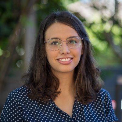 PhD researcher @MediaLSE | Holograms, memory, witnessing, human-machine communication | Collector of cute socks