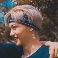 #FELIX: the shoulder blades, hand them over // fan account
k - 🥟 // moon/moons
y - 🌚 // any pronouns