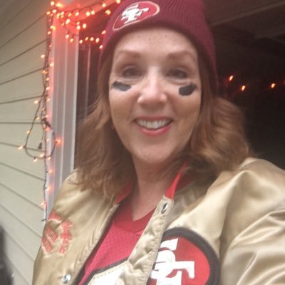 Mom/Wife. Love my 49ers 🏈 and Sci-fi. Sláinte 🍺 No DM's, I'm happily married.