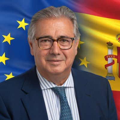 Eurodiputado. Fui Ministro del @interiorgob y Alcalde de Sevilla. Mis padres me enseñaron que con trabajo y esfuerzo todo es posible en la vida.