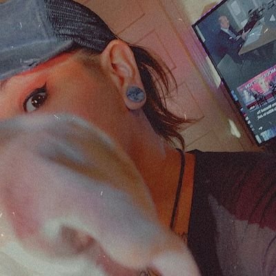 _That_bitxh's profile picture. just a curious mind 
& wondering soul🖤