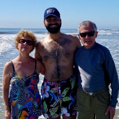 MarkMarkosyan's profile picture. Gracias Dios. Por el fútbol. Por Maradona. Por estas lágrimas