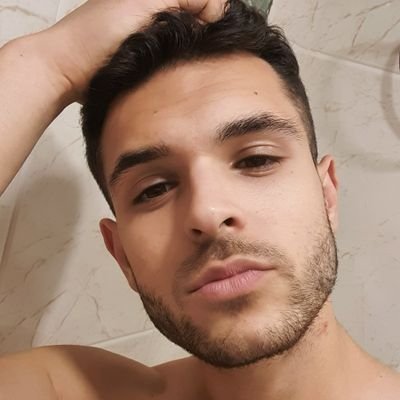 RMartinelli00's profile picture. 🌍📍Dolores-La Campaneta.
Roma no se construyó en un día, WORK💪🏼.
Tus metas=tus logros🧠.
Mens sana in corpore sano🍉.