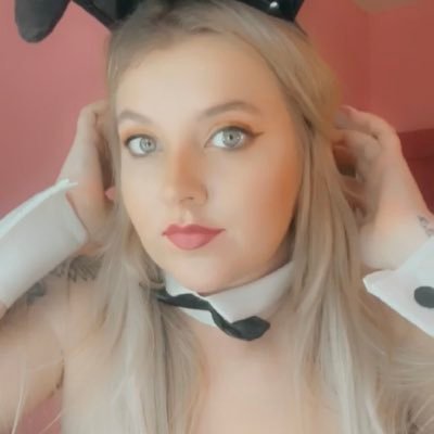 I just wanna get paid and worshipped. You think you’re worthy? Prove it. Message me to find out how. 😘 DM for ways to send.