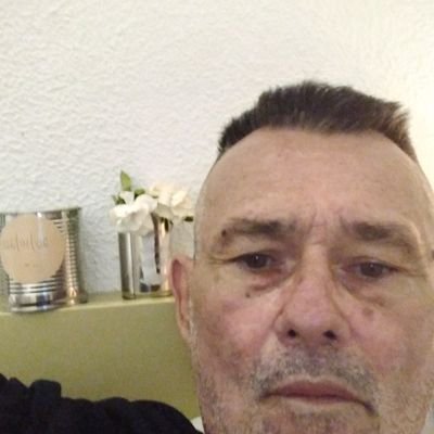 I am not special Uniqueness or ubiquitous Like to laugh Can + do laugh at myself Are you rich well known conspicuously successful An influencer wihout trying zz