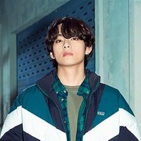 V (@kimnthv) 's Twitter Profile