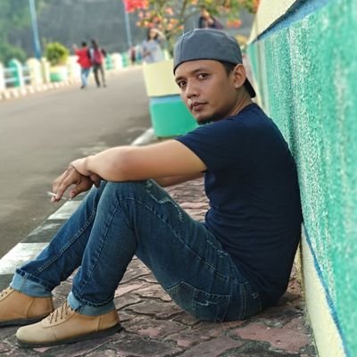 Edo_Bojiro's profile picture. Seorang PENDENGAR yg BAIK bagi CURHATmu | Pembelajar Internet Marketing  | HealthyPreneur #EnagicKanGenWater @TukangAerKangen
Ph: +6282213843397