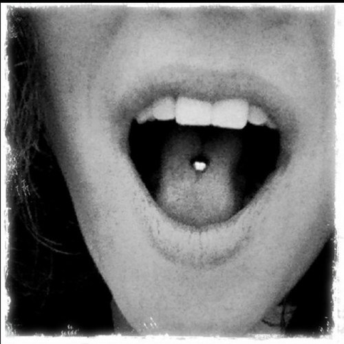 hthrdgn's profile picture. social worker, smartass, world-class procrastinator, poet, painter, lover of live music, chef extraordinaire. I roast my own coffee and drink good beer.