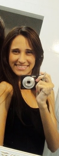 Ariana, me apaixono intensamente, vivo a minha vida do meu jeito, botafoguense com orgulho, encrenqueira assumida, moleca, twiteira & muito, muito, FELIZ :)