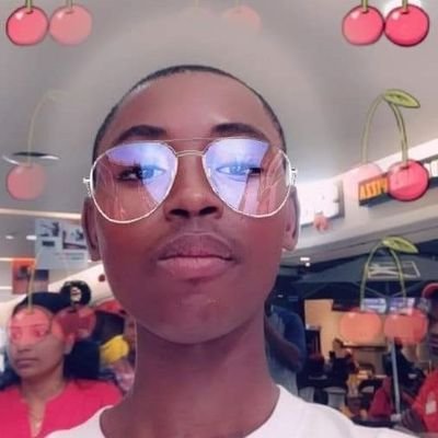 Hassanganiu7's profile picture. Happy boy