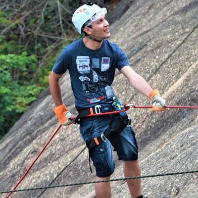 Nerd 🤓 , Geógrafo 🌏, Gamer 🎮, Aventureiro 🛩 , Otaku 🇯🇵
Pós em Geoprocessamento
Educador ambiental
Gestão de recursos hídricos
Analista e fiscal ambiental