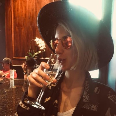 EmilyWhitaker87's profile picture. Brit living & working in the Dam. Hate Brexit. Love hummus.