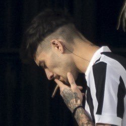 #LOUIS: it’s not a bad life, it’s just a bad day. || Stay positive || she / her (fan account)
