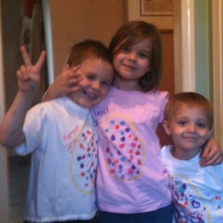 mom2tkn's profile picture. 