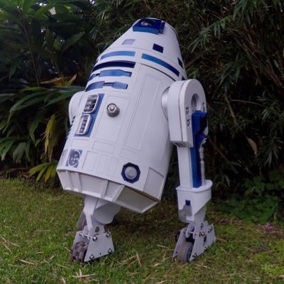 Nubian servant droid Built by Shane Hebert : Member of R2 Builders & South Central Droid Builders (FB group) #astromech