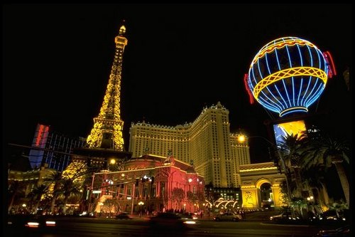 I work for http://t.co/IjVVTARE55 - Our site is dedicated to helping people find the best vegas deals ...