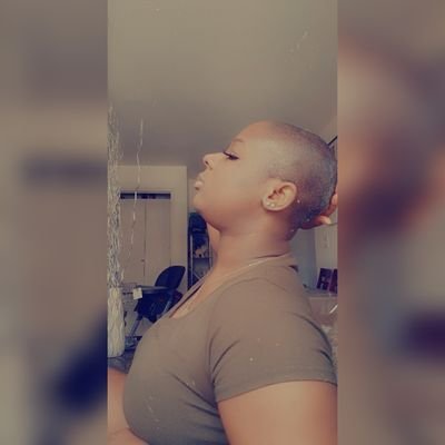 22| Foodies🍽 | Party💃| Sleeping😴 | Traveling 🛣
Follow me on Twitter 🙏💋
Instagram @Zoyniz_00
Snapchat @cashew212